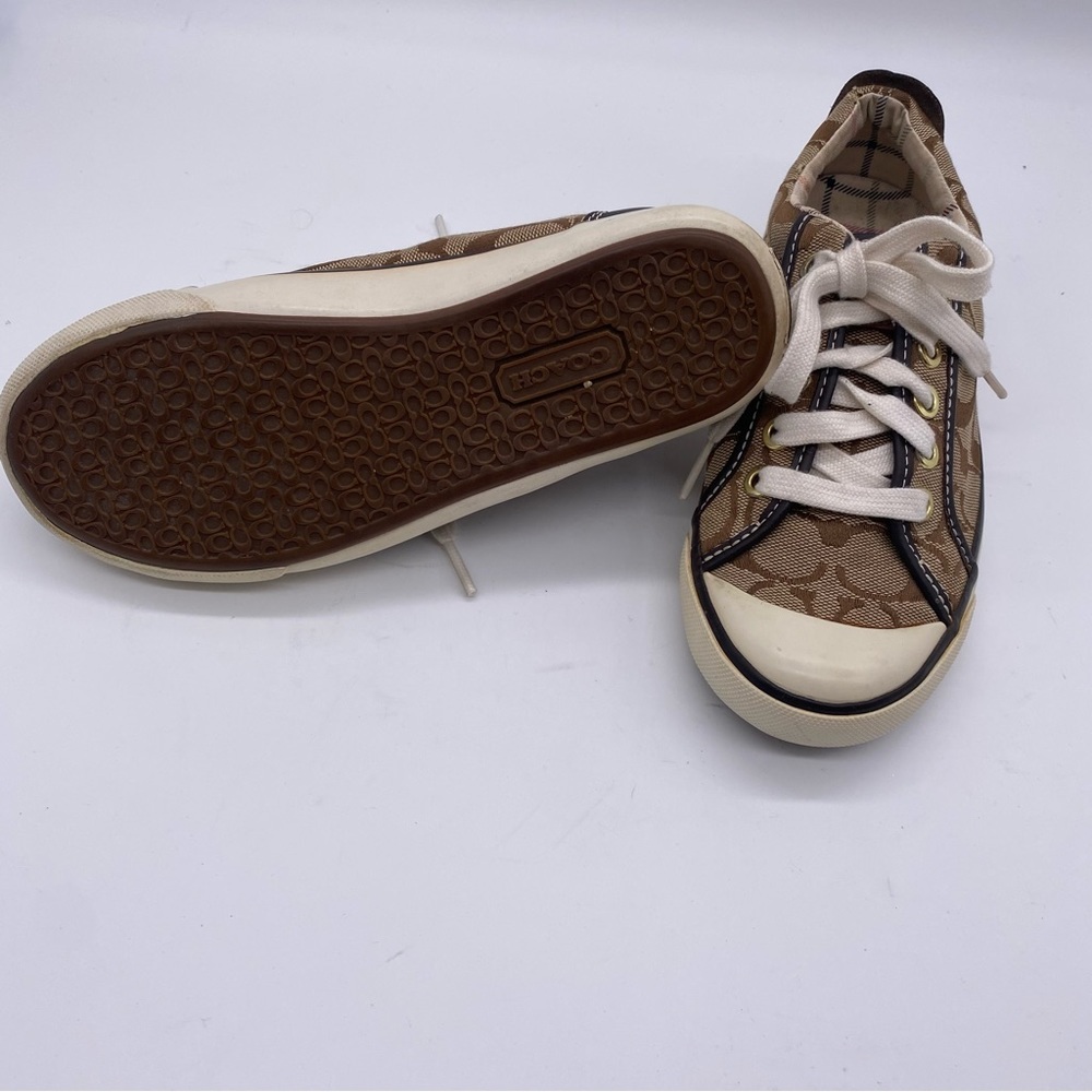 Coach Barrett Signature Monogram Canvas Shoes Women's 
Size:5 B - Picture 2 of 8